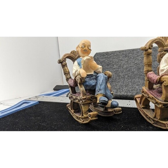 Victoria Collection 2003 Joanna & John Figurines 5 Total in Set 2 x 8" + 3 x 5" - Picture 12 of 14